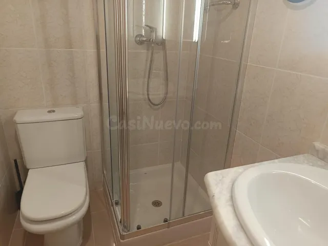 Piso amueblado con terraza y garaje en La Petxina, Valencia - foto 4