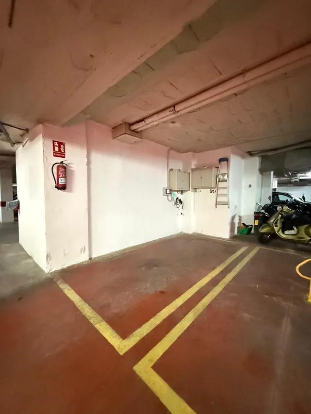 Magnifico piso con plaza de parking a 50 metros de la playa en Fuengirola. — 26