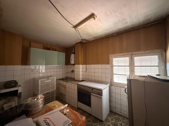 CASA PARA REFORMAR CON TERRENO PRÓXIMO - SAN LORENZO — 10