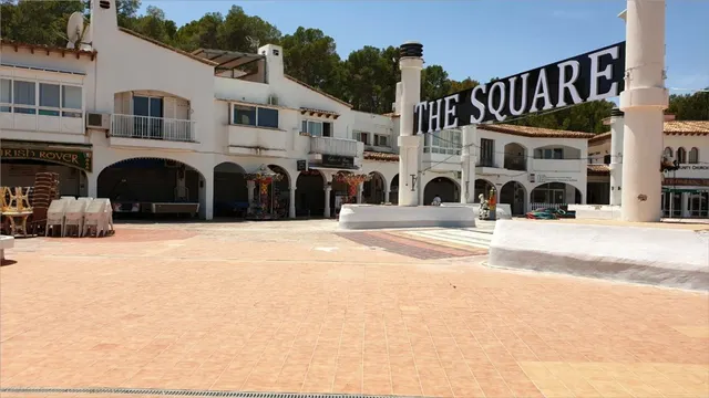 LOCAL COMERCIAL EN COSTA DE LA CALMA — 16