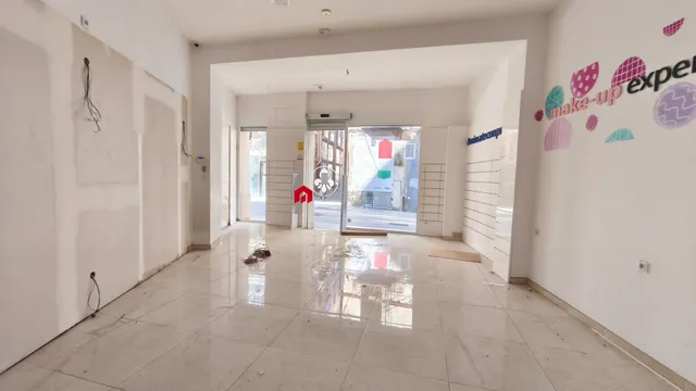 En venta local comercial en el centro de Tortosa. — 8