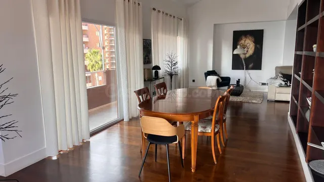 Exclusivo ático en alquiler de larga estancia en el corazón  - foto 4