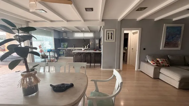CHALET INDEPENDIENTE EN LOS CONEJOS CON PISCINA, CINCO DORMITORIOS Y AMPLIAS ZONAS DE OCIO — 25
