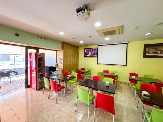 Magnifico bar - cafetería en una zona concurrida. - foto 5