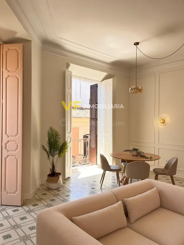 ¡Donde la elegancia clásica se encuentra con las mejores vistas de Málaga! — 2