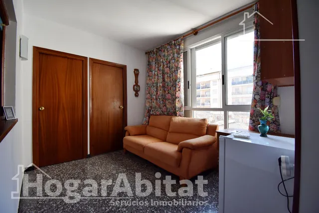 Amplio, luminoso y exterior con terraza, cerca del mar — 8