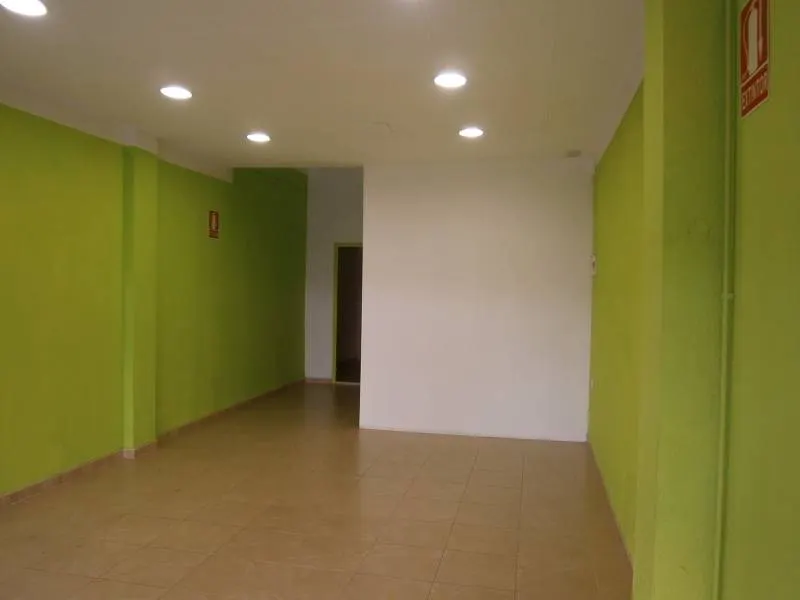 LOCAL EN PLENO CENTRO DE VILANOVA I LA GELTRÚ, 50 M2.