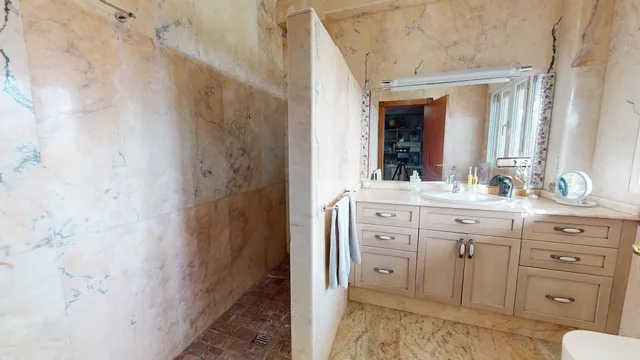 Chalet de lujo en Sansueña, Córdoba con 600 m2 construidos, parcela de 1.500 m2, piscina privada y amplios dormitorios — 28