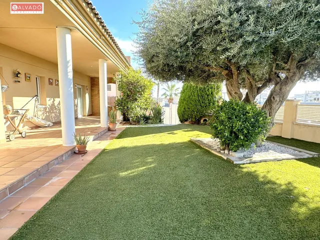 ¡CHALET ESQUINERO CON PISCINA PRIVADA Y VISTAS AL MAR EN EL MAS MEL! — 15