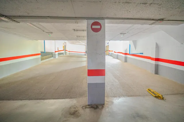 PISO EN CALLE EMILIA PARDO BAZAN 8 — 47