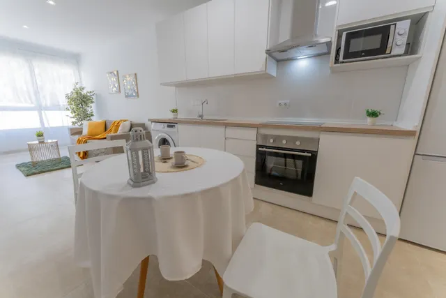 ¡Tu nuevo hogar a estrenar frente al parque en Altabix! — 16