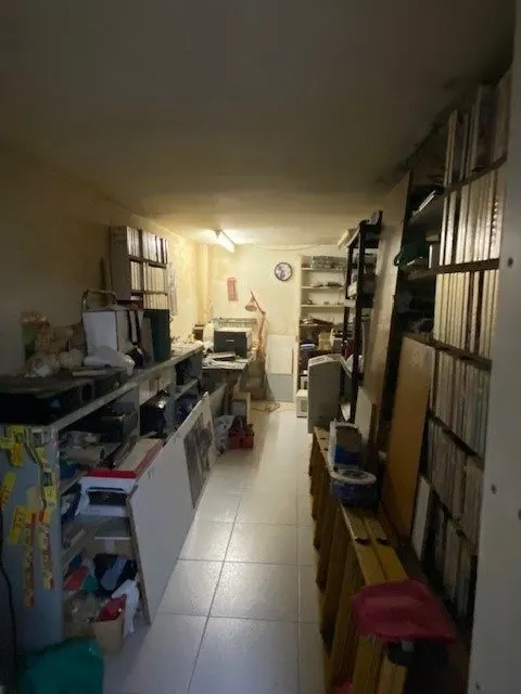 LOCAL EN VENTA CON MUY BUENA UBICACIÓN — 9