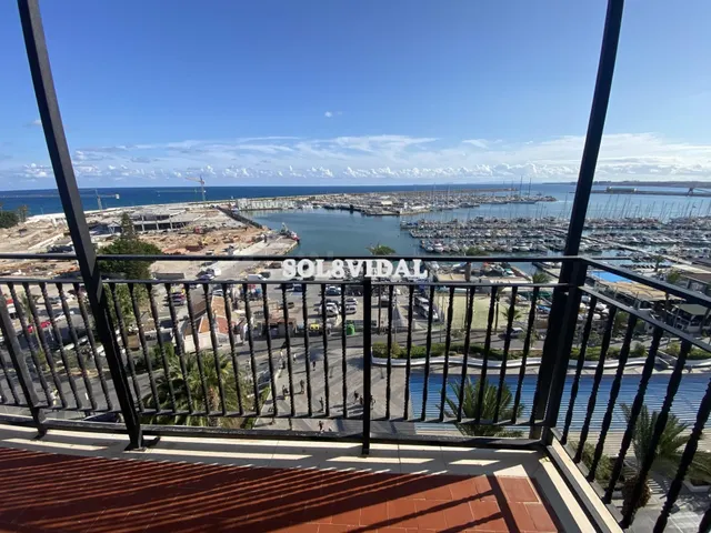PRIMERA LÍNEA DE PLAYA FRENTE CLUB NÁUTICO EN TORREVIEJA. - foto 4