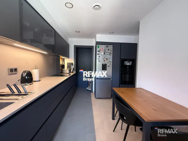 Preciosa casa independiente con pisicna — 12