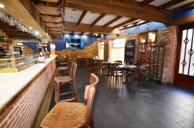 Urbis te ofrece un restaurante en venta en Aldeadávila de la Ribera, Salamanca. — 2