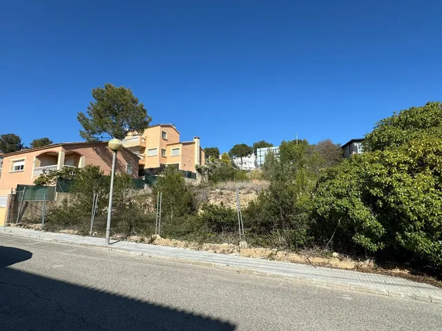 Terreno urbano en la Pobla de Montornés -Tarragona- - foto 2