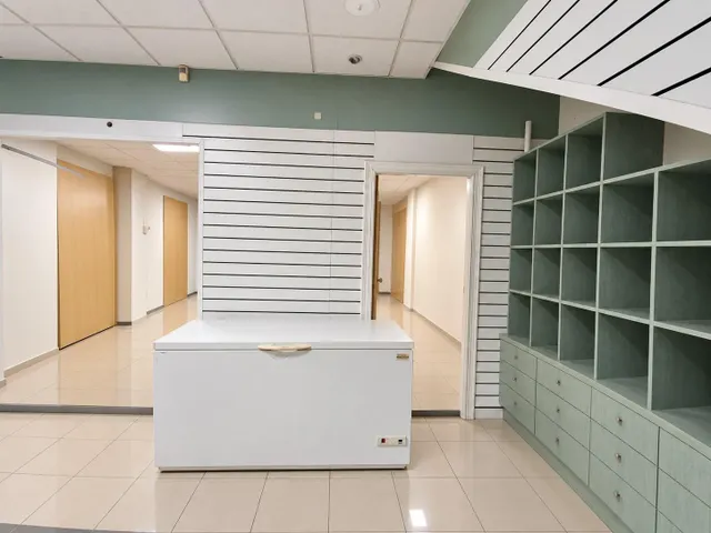 ¡CASA CON LOCAL COMERCIAL, VIVIENDA Y TERRAZAS! TODO EN UNO - foto 4