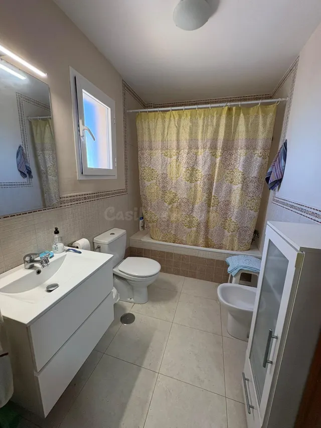 Amplia y Luminosa Vivienda con Atico en Ubicación Privilegiada Calle Vilches! — 18