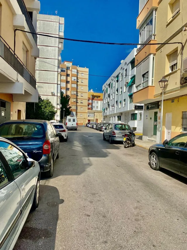 OPORTUNIDAD PLAZA DE GARAJE EN LA ZONA DEL CERRO FALÓN. — 2