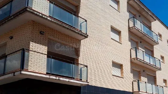 Edificio en construcción en avda la Selva de Amer - foto 4
