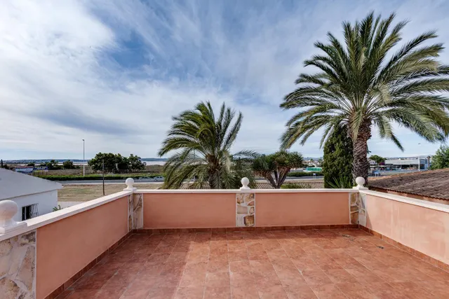 En Venta Villa de Lujo en San Luis Torrevieja — 44
