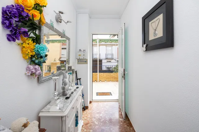 CASA EN PLENO CENTRO DE ARMILLA — 27
