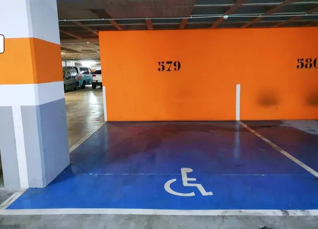 PISO CÉNTRICO EN PLAZA ADSUARA — 27