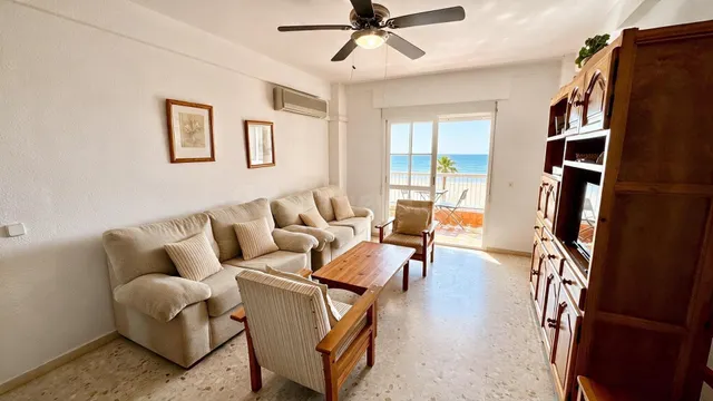 Exclusivo Piso en Primera Línea de Playa con Vistas al Mar en Valdelagrana (El Puerto de Santa María) | Ref: DLR00267 — 2