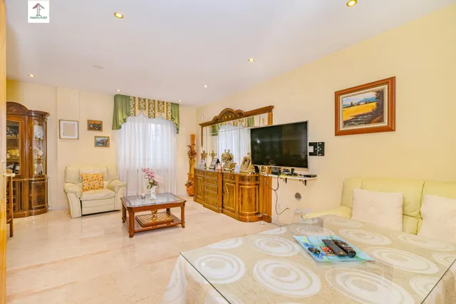 ¡AMPLIA CASA DE 4 DORMITORIOS, 3 BAÑOS Y CALEFACCIÓN CENTRAL EN LA ZUBIA! ✨ — 14