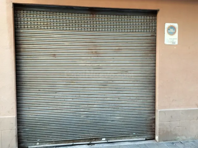 local,tienes luz y agua,y CON VADO ACTIVO,no lo dudes y visi