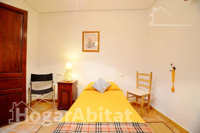 AMPLIA CASA  REFORMADA ESQUNERA CON TERRAZA Y BARBACOA — 28
