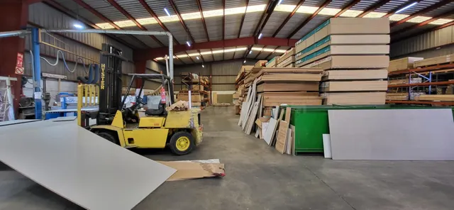 Venta de nave industrial con posibilidad de adquirir una gra - foto 4