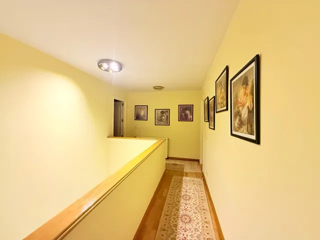 VENTA EN PLENO DOMINIO · Gran chalet de 545 m2 con placas solares y parcela privada de 3.000 m2 · Boadilla del Monte — 26