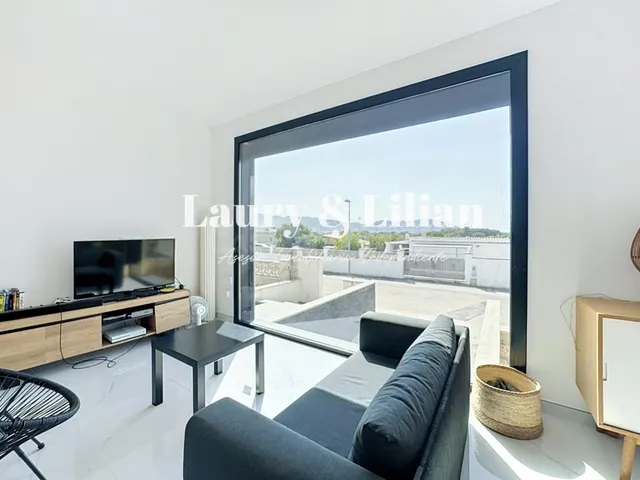 Casa moderna de 3 dormitorios y 2 baños con garaje - foto 5