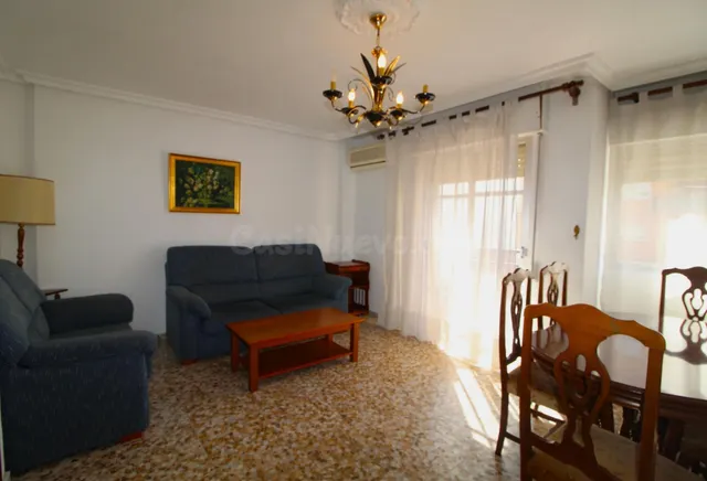 PISO 3 DORMITORIOS AMUEBLADO + TRASTERO (SAN ROQUE) — 2