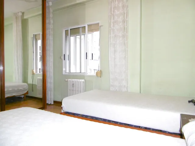 VIVIENDA DE 2 DORMITORIOS Y TERRAZA FRENTE A PLAZA DE TOROS — 11