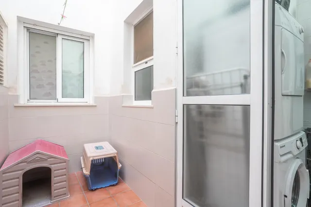 Barrio araceli - almeria: 2 habitaciones + baño + aseo + patio + lavadero + ascensor — 27
