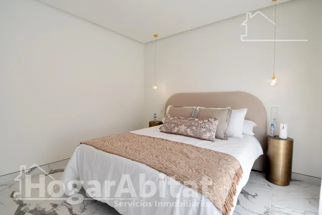 CHALET NUEVO CON PISCINA, GARAJE Y TERRAZA — 28