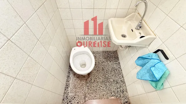 SE ALQUILA PEQUEÑO LOCAL COMERCIAL ACONDICIONADO EN O COUTO  - foto 5