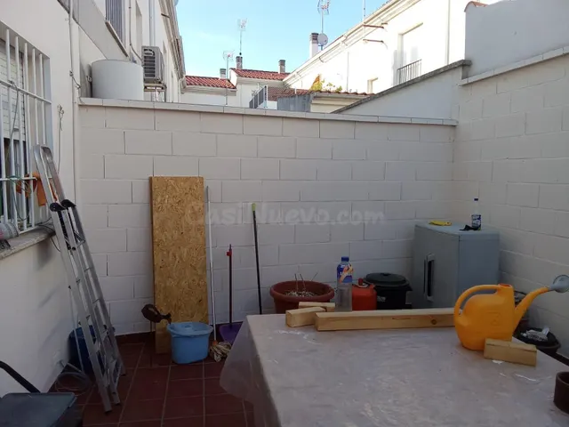 CASA ADOSADA CON PATIO EN EL CASAR DE CÁCERES - foto 3