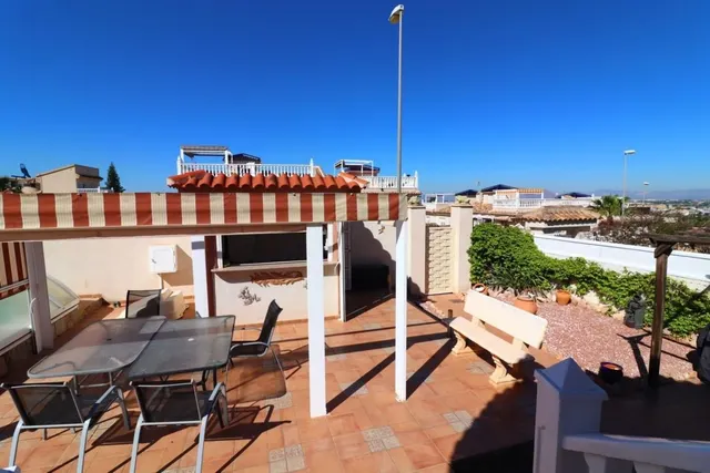 Villa 3 habitaciones 102m² en venta - Pueblo — 29