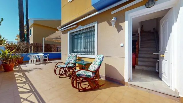 CHALET CON AMPLIA PARCELA JUNTO A LA PLAYA DE LAS HIGUERICAS – TORRE DE LA HORADADA — 29