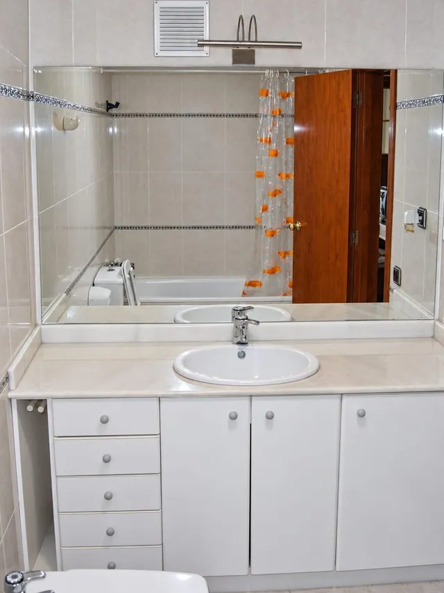 AMPLIO PISO DE 4 habitaciones Y DOS BALCONES EN RIERA MIRÓ, REUS — 25