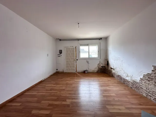 Se vende casa en la bisbal del penedes, zona priorat bisbal — 30