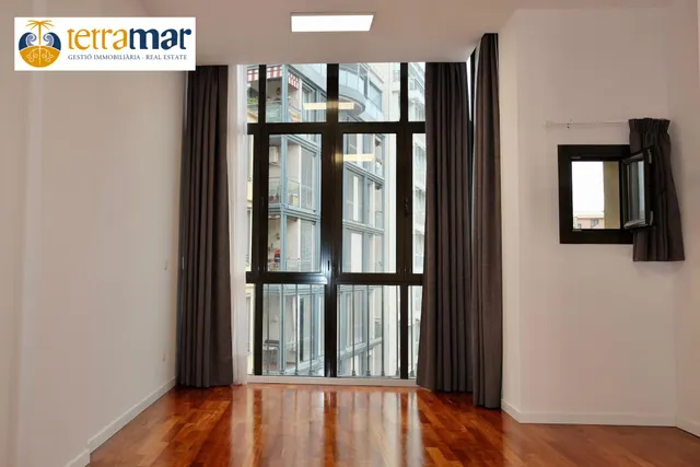 Moderno piso reformado en el corazon del eixample junto a ronda de la universidad - Barcelona — 32