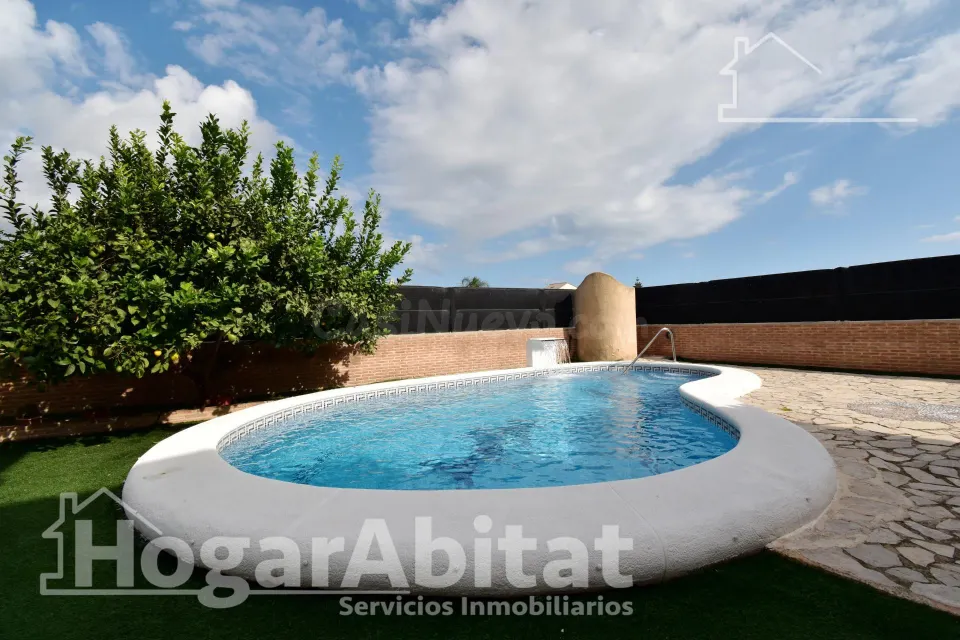 ESPECTACULAR CHALET CON PISCINA, GARAJE, TERRAZA Y ASCENSOR
