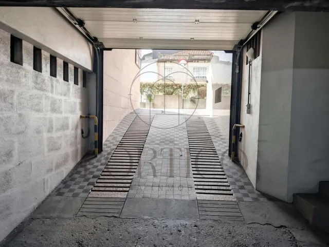 Excelente oportunidad en O Porriño! Plaza de garaje con trastero incluido por solo 70€/mes — 6