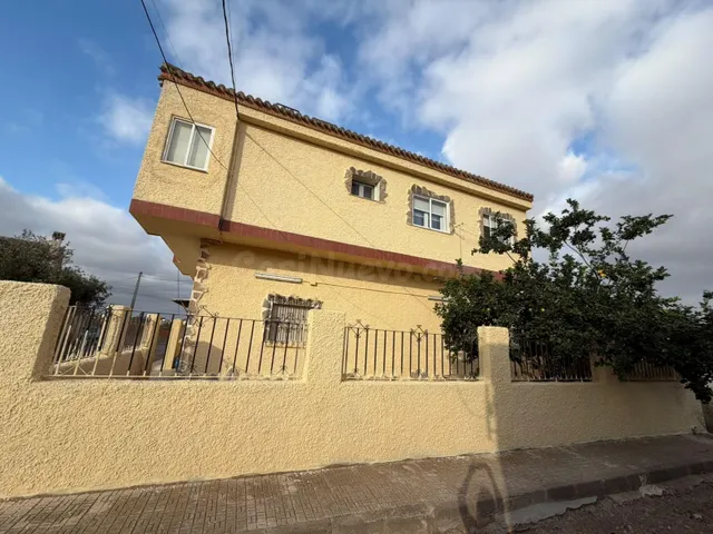 MARAVILLOSA CASA CON VISTAS A LA SIERRA MINERA - foto 4