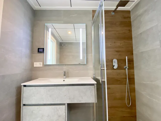 CHALET DE LUJO CON PISCINA, VISTAS AL MAR Y SOLÁRIUM PRIVADO — 19