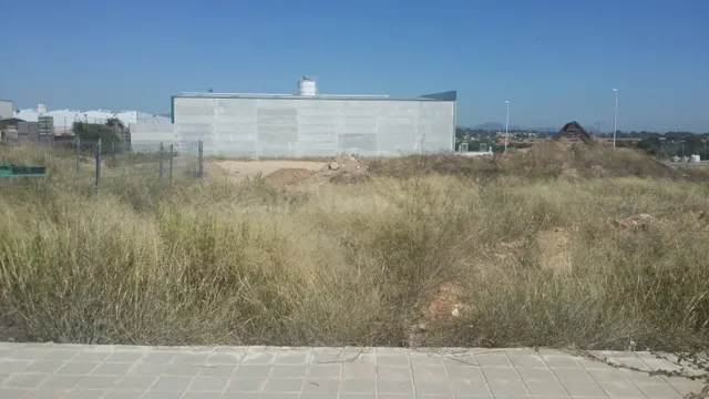 TERRENO INDUSTRIAL EN BENAGUACIL